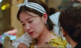 吃瓜娱乐的女人